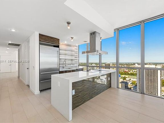 2nd image of 1100 Biscayne Blvd Unit 4307