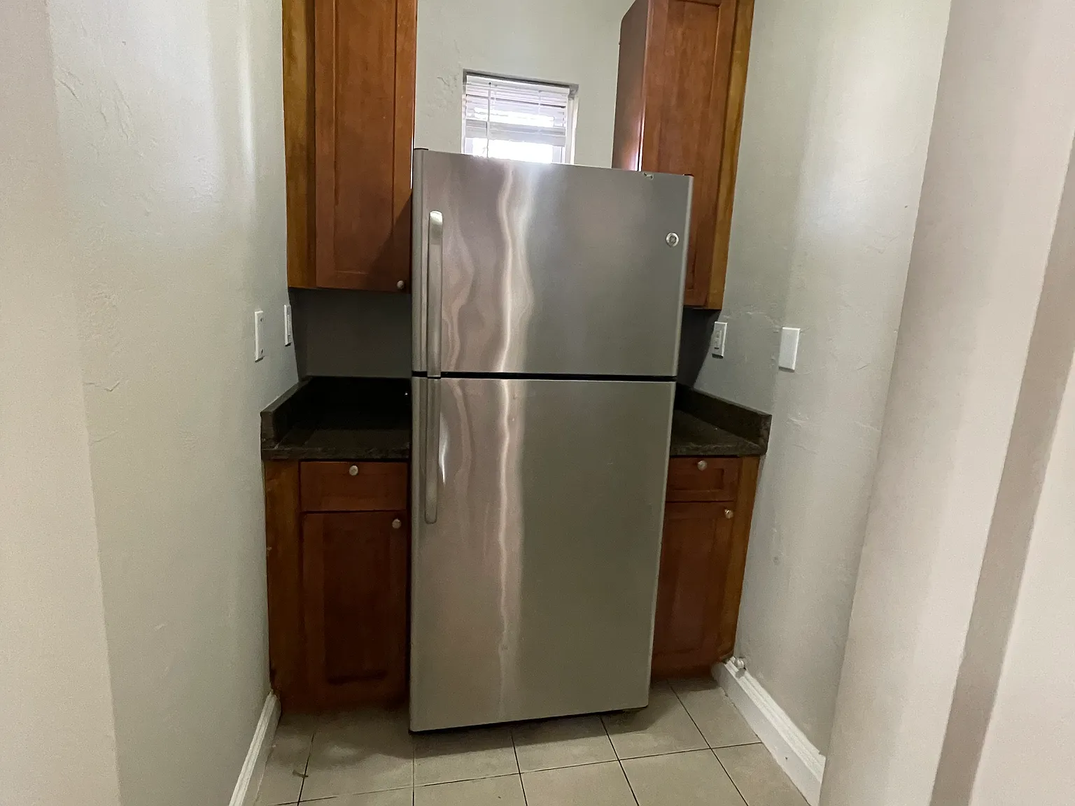 3 bed, 9999 sqft, $3,400 — Photo 3
