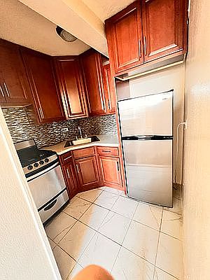 1st image of 460 E 21st St APT 6H