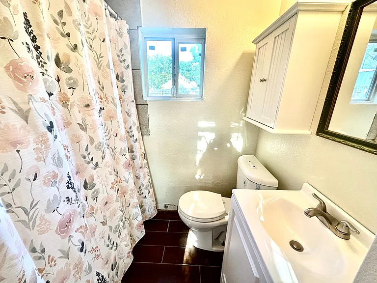 2811 Buena Vista St #2 — Photo 9