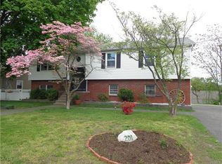 201 7th St, Verplanck, NY 10596