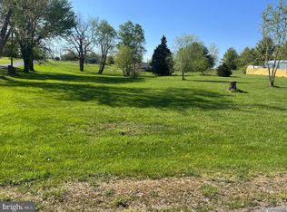 32 Powell Ln, Martinsburg, WV 25404