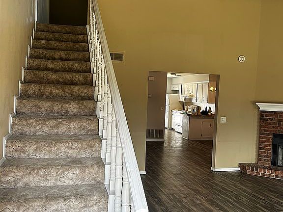3rd image of 3114 Janet Dr