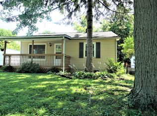 231 S Benjamin St, Fowlerville, MI