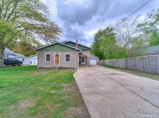 608 Porter Rd, Norton Shores, MI 49441