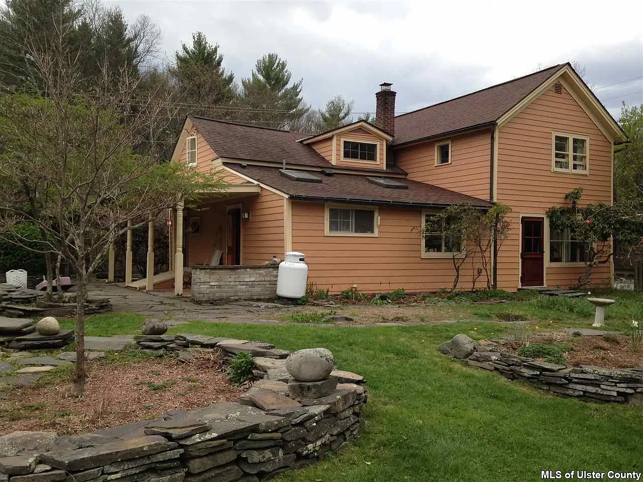 2 Easton Ln photo 1