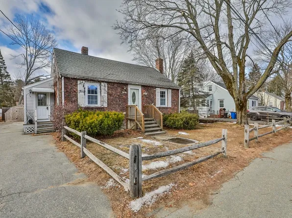 3 Veterans Ln, Stoneham, MA 02180
