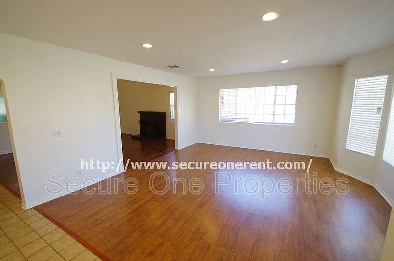 4 bed, 2.0 bath, 1744 sqft, $3,895 — Photo 3