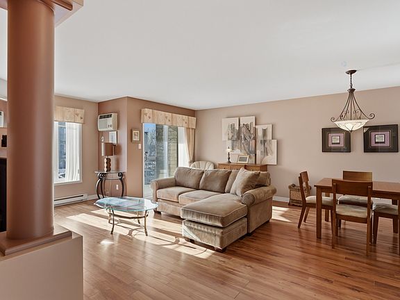 5th image of 3232 Rue Drs #Chateaux-201