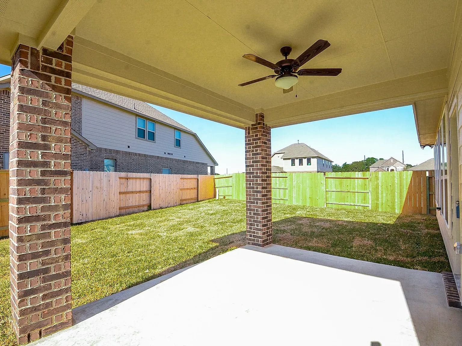 4 bed, 2.5 bath, 2541 sqft, $2,675 — Photo 4