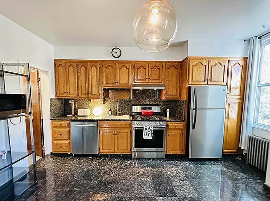 Rented by Capri Jet Realty Corp | media 15