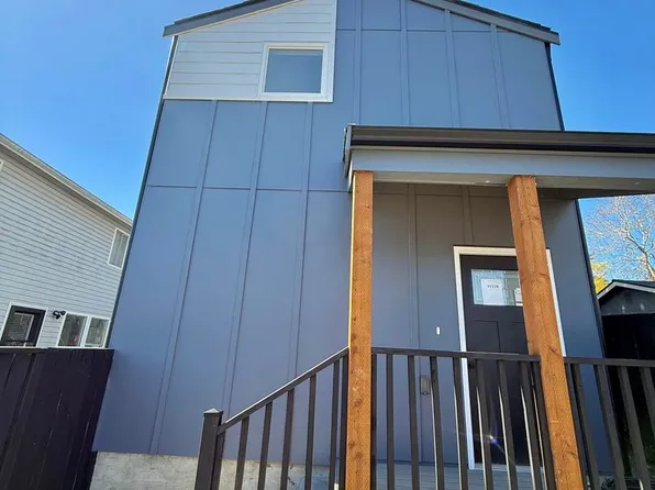 3522B SW 112th St, Seattle, WA 98146