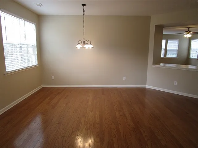 406 Howell Xing — Photo 9