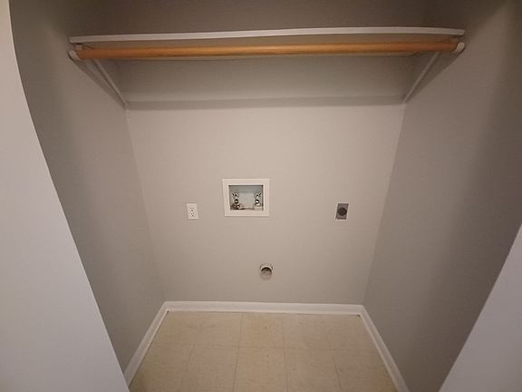 5th image of 422 Park Pl #440