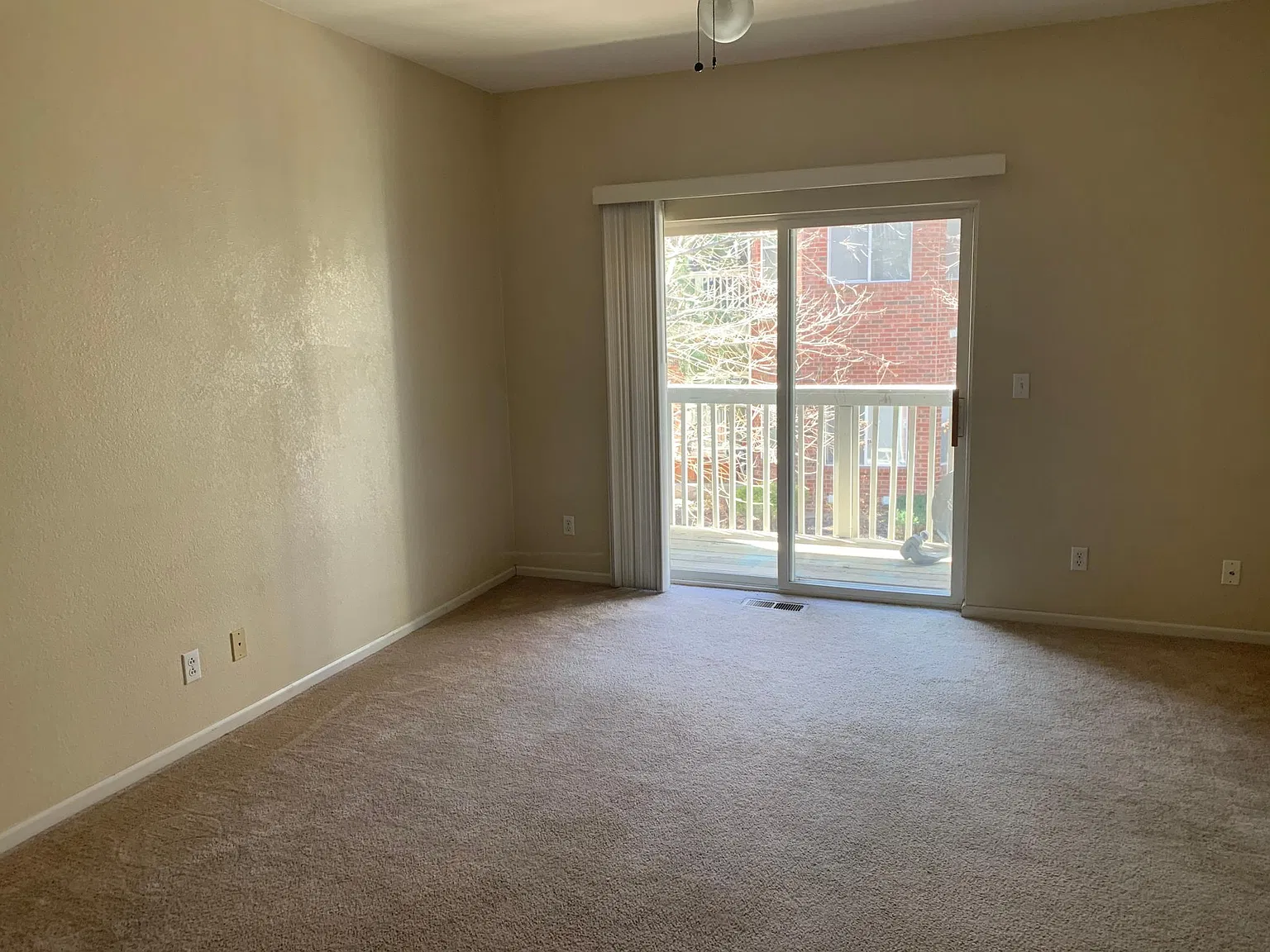 2 bed, 1050 sqft, $1,885 — Photo 3