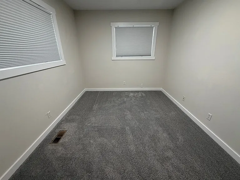 209 Goldcrest St — Photo 23