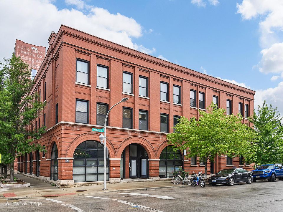 1st image of 1658 W Wabansia Ave #3