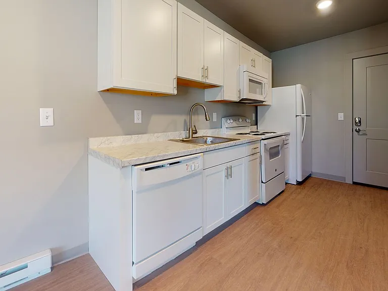 327 W Seneca — Photo 31