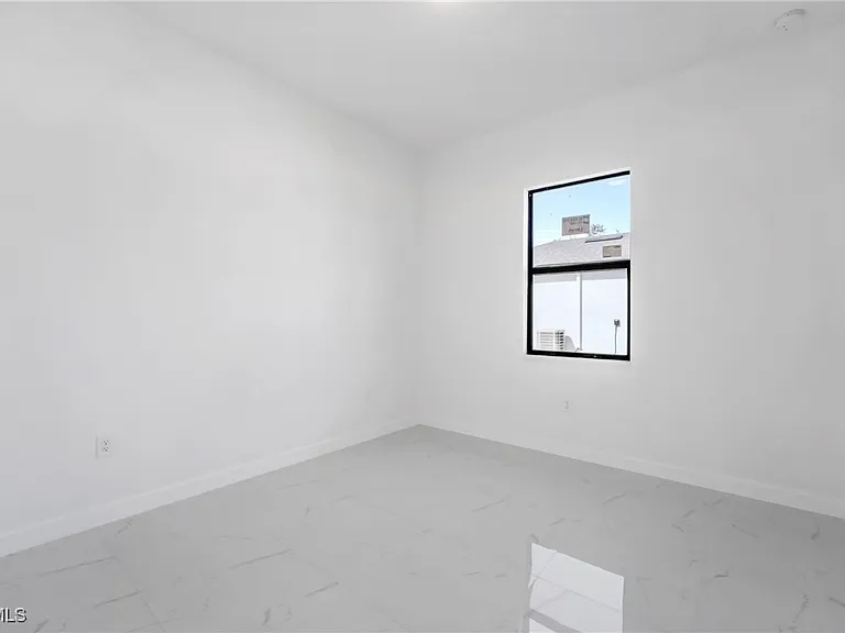 2602 73rd St W — Photo 22