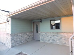 369 Redrock Cir, Belle Fourche, SD 57717