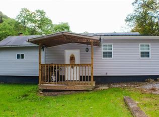 3120 Creek Ln, Ellwood City, PA 16117