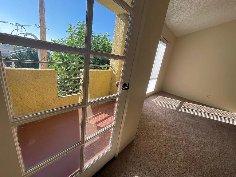 847 Padilla St — Photo 5