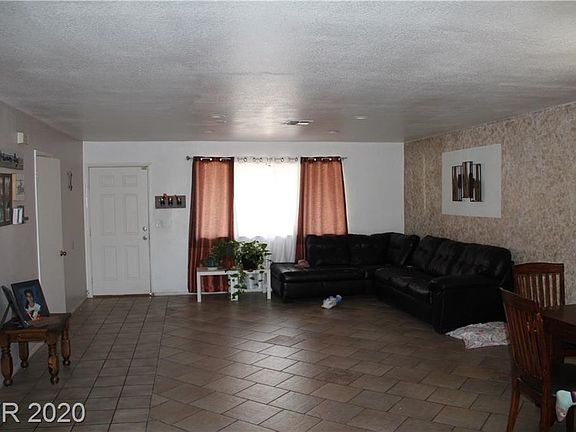 5th image of 1001 N Tenaya Way