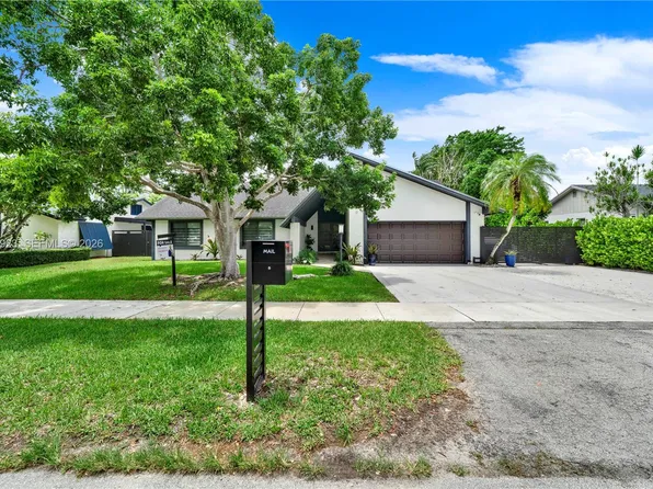 13370 SW 99th Ter, Miami, FL 33186