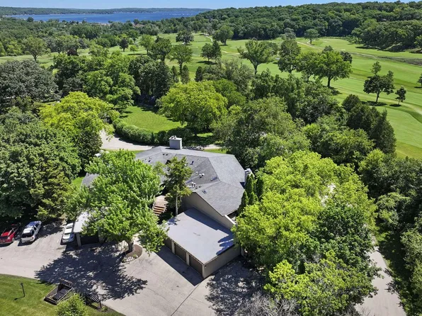 880 Windsor DRIVE #J3, Fontana, WI 53125