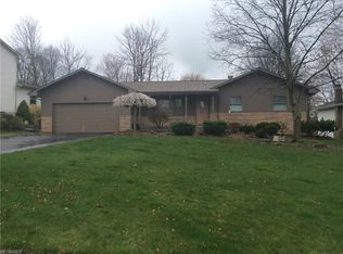 69 Country Green Dr, Youngstown, OH 44515