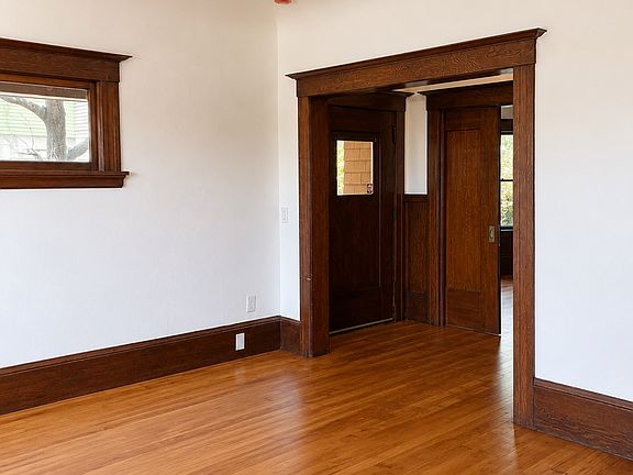 5th image of 1032 E 19th St
