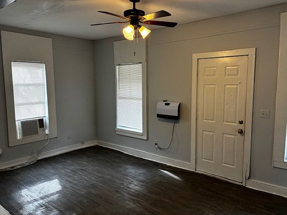 5th image of 7121 Bloxham Ave
