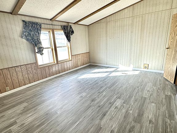 5th image of 954 N McCue St #38