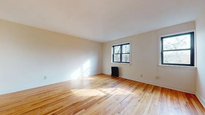 Rented by Revona Properties | media 8