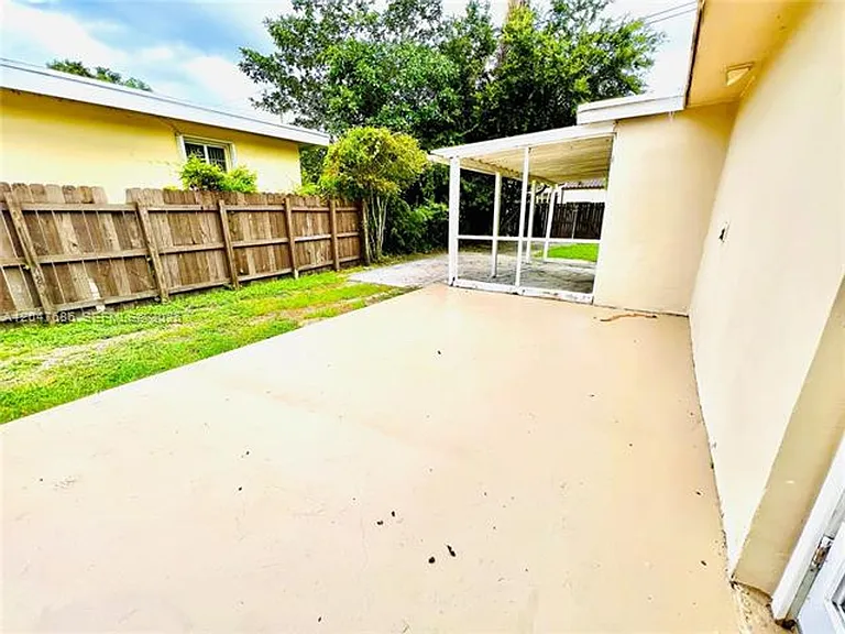 410 Pinecrest Dr #1 — Photo 12