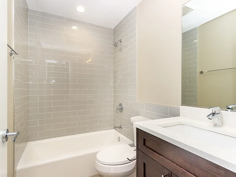 3459 W Belmont Ave #4 — Photo 14