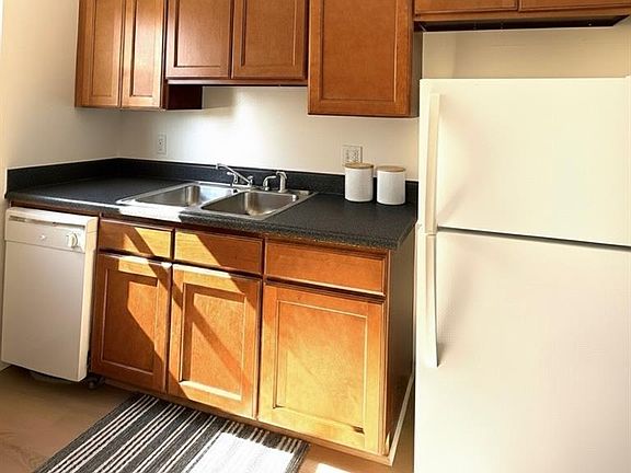 2nd image of 3818 Peach Orchard Cir