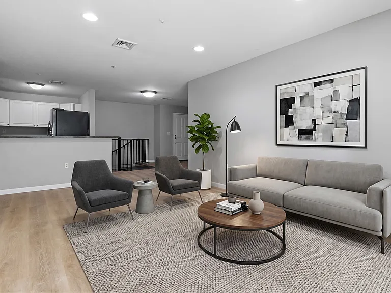 30 Franklin St #116 — Photo 1