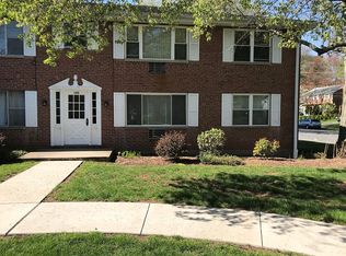 105 Shadow Ln APT A2, West Hartford, CT 06110