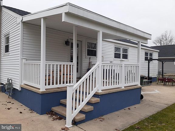 3rd image of 211 Buena Vista Ave