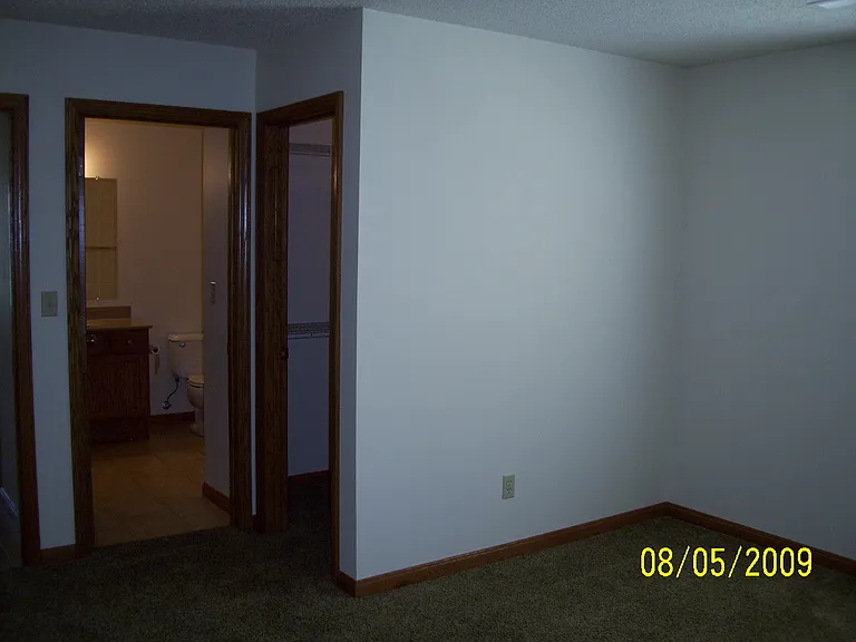 529 Rumbach Ave #527 — Photo 4