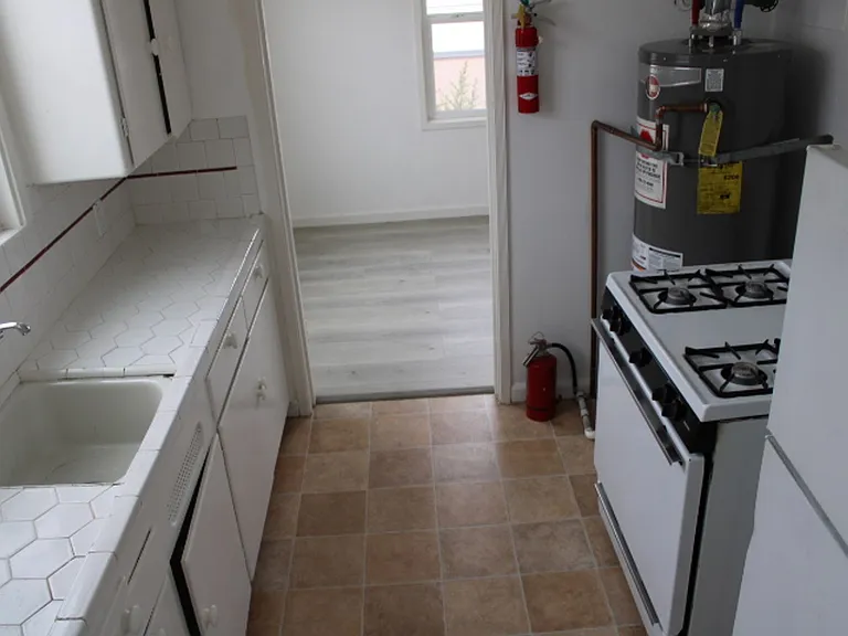 4010 Macdonald Ave — Photo 13