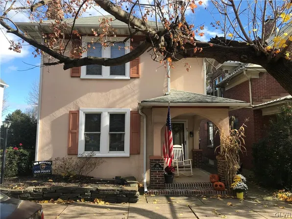 24 N Broad St, Nazareth, PA 18064