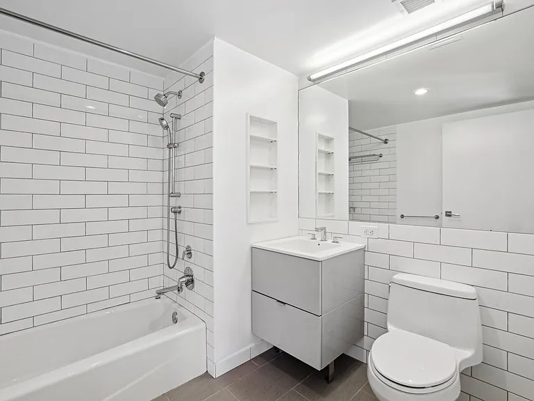 400 W 113th St #327 — Photo 14