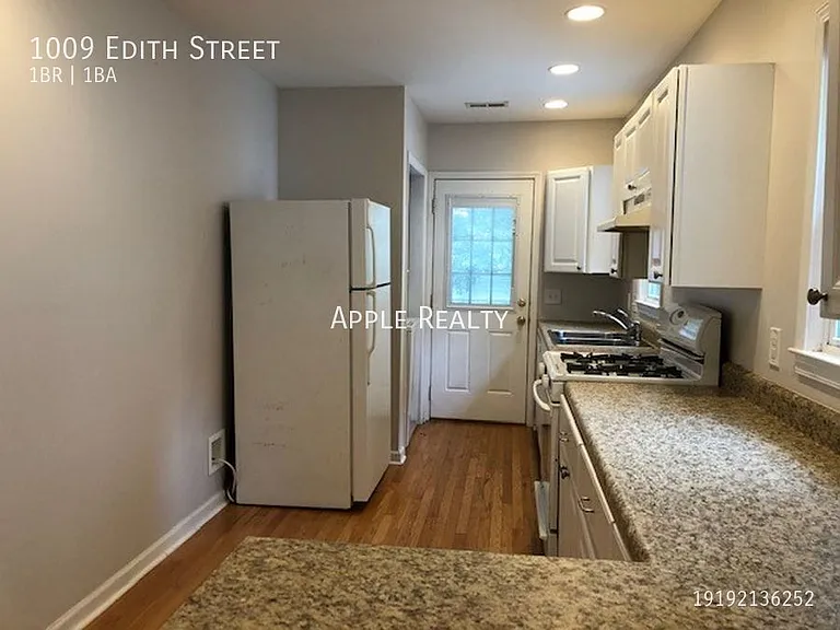 1009 Edith St — Photo 2