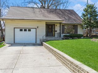 321 S Sleight St, Naperville, IL 60540