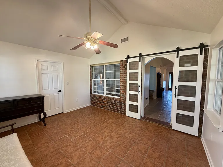 3406 Hermitage Ct — Photo 13