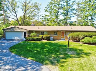 1140 Seneca Rd, Lake Orion, MI 48362