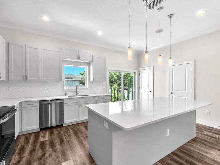 3120 W Azeele St #1 — Photo 42