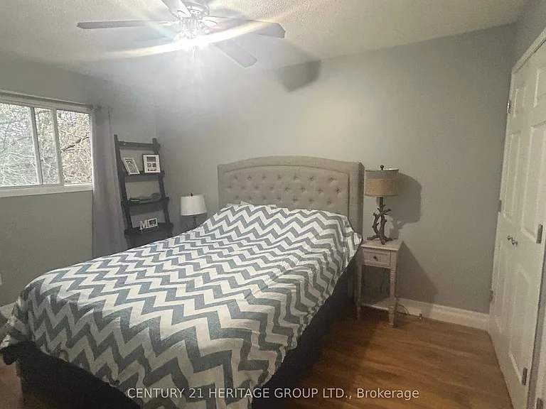 121 Heydon Ave — Photo 13